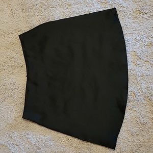 Short Black Satin Skirt. Fully Lined. Size Large NWOT
